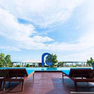 Royal Phala Cliff Beach Resort Ban Chang  Exterior photo