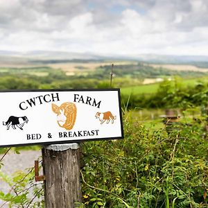 Cwtch Farm Bed & Breakfast Ystalyfera Exterior photo