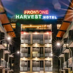 Front One Harvest Hotel Wonosobo Exterior photo