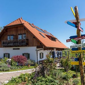 Gastezimmer & Buschenschank Mit Weingut Hack-Gebell Gamlitz Exterior photo