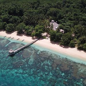 Coral Eye Boutique Resort And Marine Outpost Likupang Exterior photo