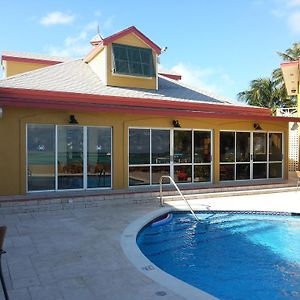 Hôtel Augusta Bay Bahamas, Exuma à George Town Exterior photo