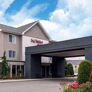 Solstice Erie Inn & Suites Érié Exterior photo