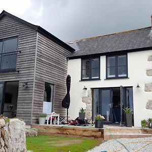 Luxurious Property Set In The Heart Of Cornwall With Breathtaking Views -Rhubarb Cottage Helston Exterior photo