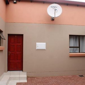 Aparthotel Connesione Mogwase à Mabele-a-Podi Exterior photo