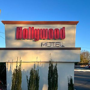 Hollywood Motel Farmingdale Exterior photo
