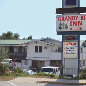 Granby River Inn & Suites Grand Forks Exterior photo
