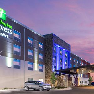 Holiday Inn Express & Suites - Colorado Springs South I-25, An Ihg Hotel Exterior photo