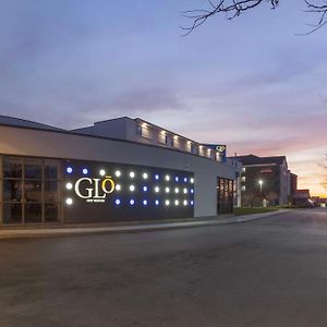 GLō Best Western Mississauga Corporate Centre Exterior photo