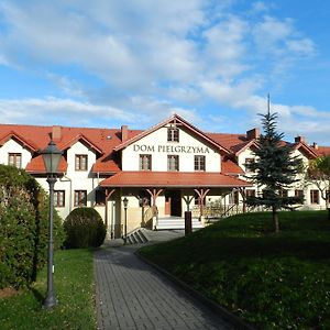 Hôtel Dom Pielgrzyma à Kalwaria Zebrzydowska Exterior photo
