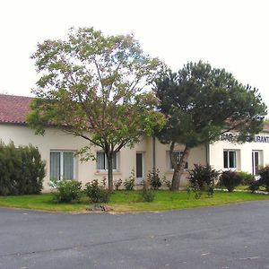 Hôtel Le Bois Joli à Massais Exterior photo