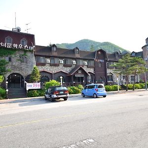 Hôtel Honeymoon House à Sokcho Exterior photo
