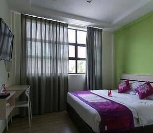 Oyo Rooms Sentral College Penang George Town Exterior photo