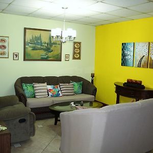 Bed and Breakfast The Illiers à Port of Spain Exterior photo