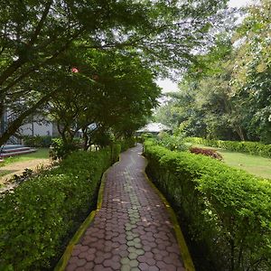 Acorn Hideaway Resort & Spa,Corbett Rāmnagar Exterior photo