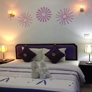 Oyo 1057 Relax Resort Rayong Exterior photo