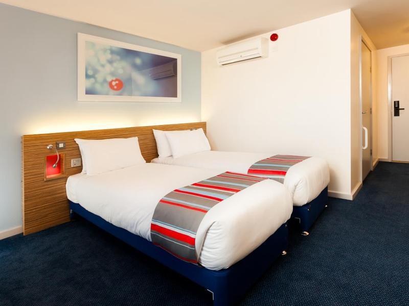 Travelodge Aberdeen Central Justice Mill Extérieur photo