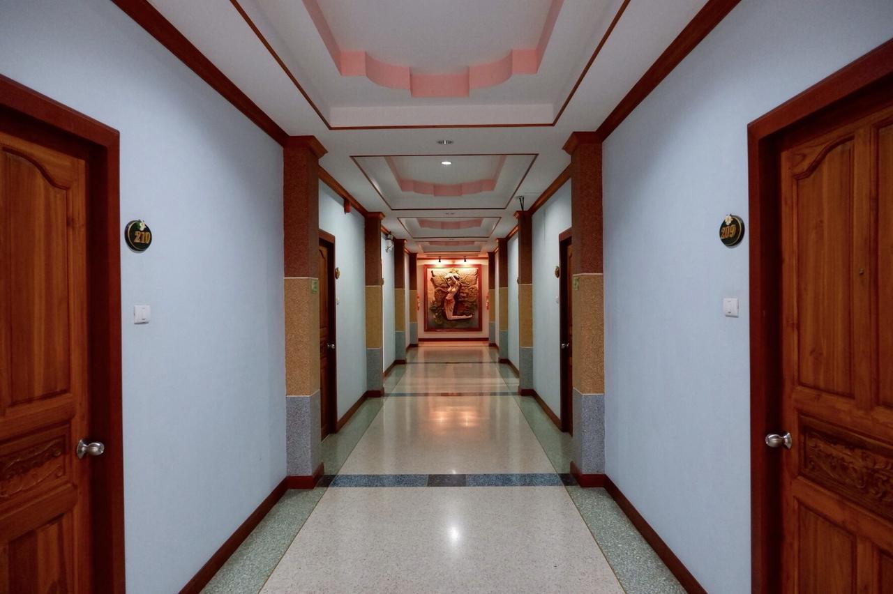 Dee Prom Hotel Chaiyaphum Extérieur photo