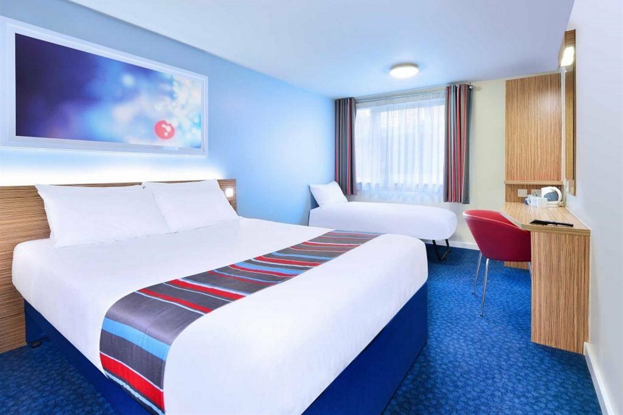 Travelodge Aberdeen Central Justice Mill Extérieur photo