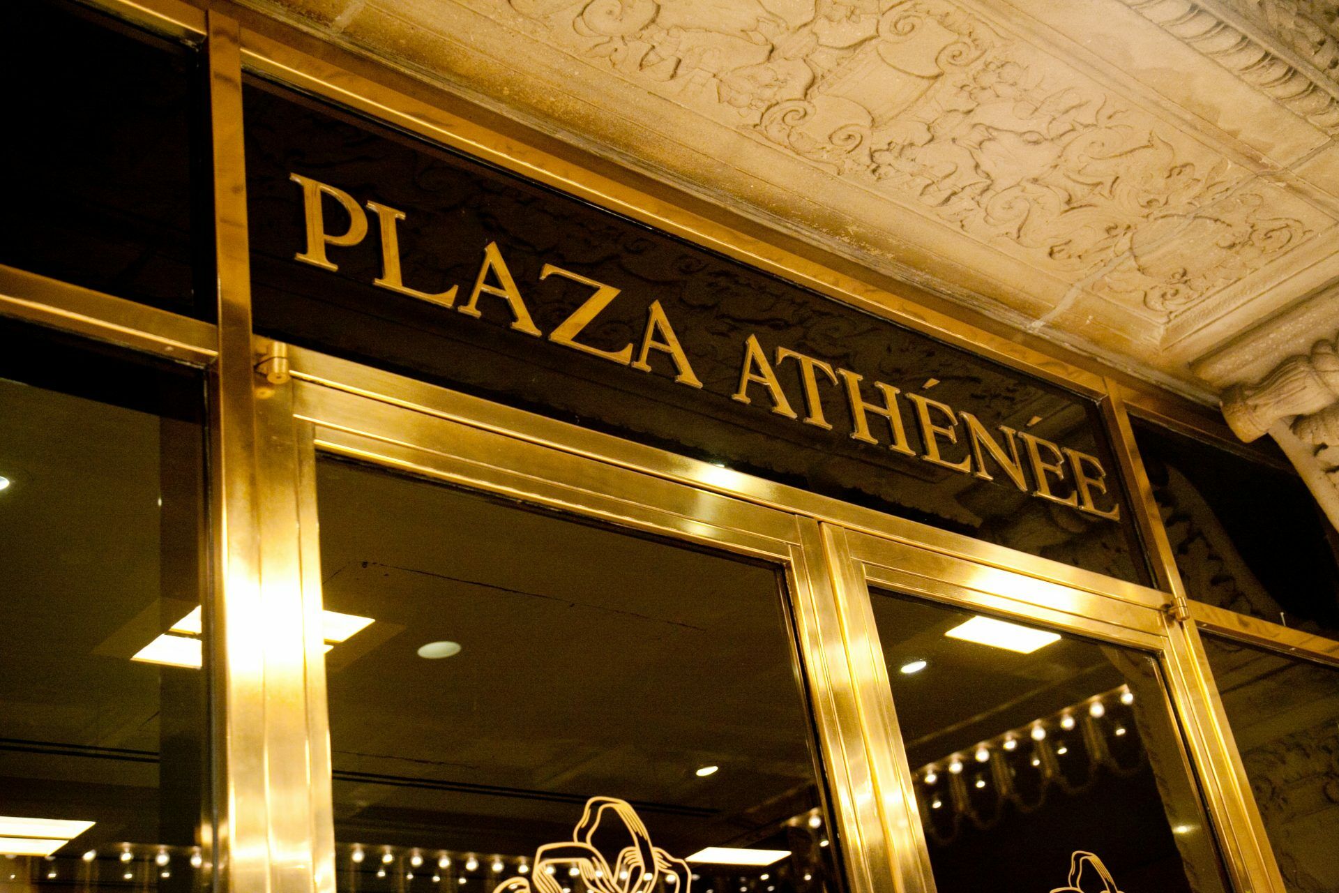 Hotel Plaza Athenee New York Extérieur photo
