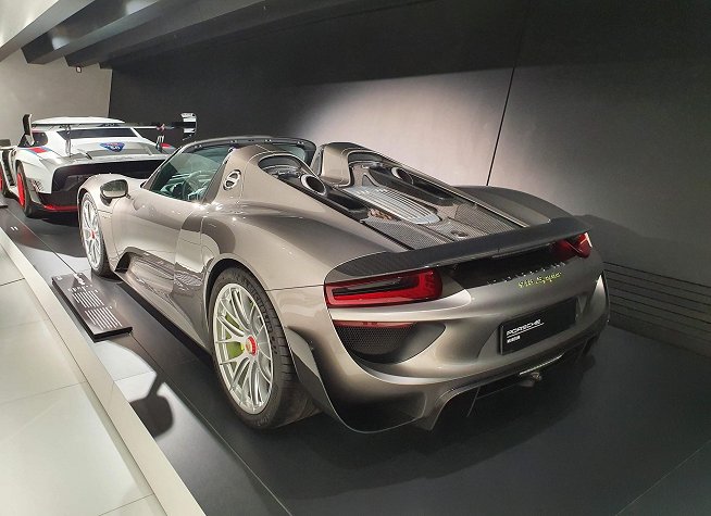 Porsche Museum photo
