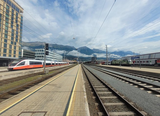 Innsbruck Central Station (Innsbruck Hauptbahnhof) photo