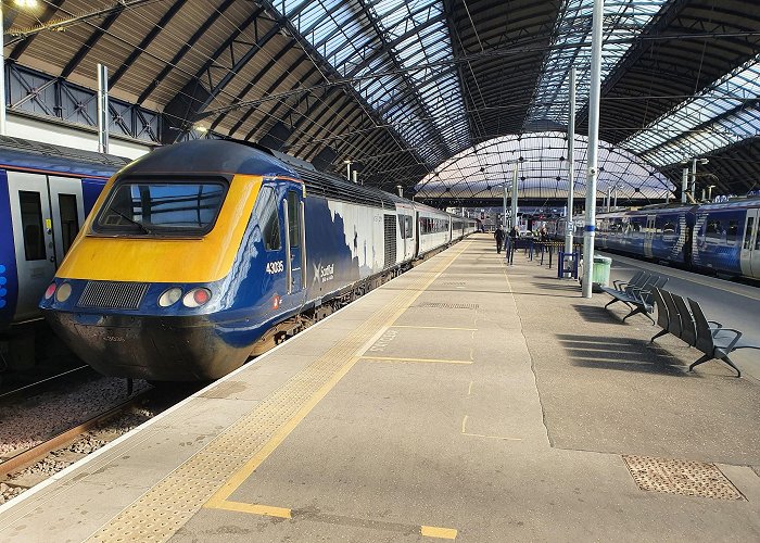 Glasgow Queen Street Station photo