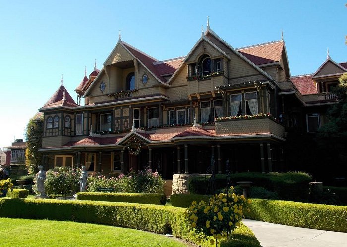 Winchester Mystery House photo