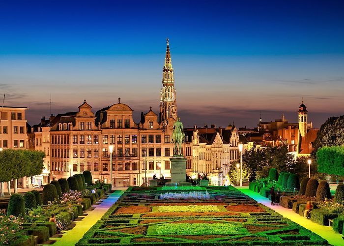 Mont des Arts Mont des Arts/Kunstberg after sunset : r/brussels photo