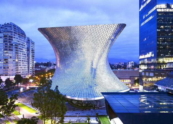 Soumaya Museum Curved façade with aluminium hexagons – Soumaya Museum in Mexico ... photo