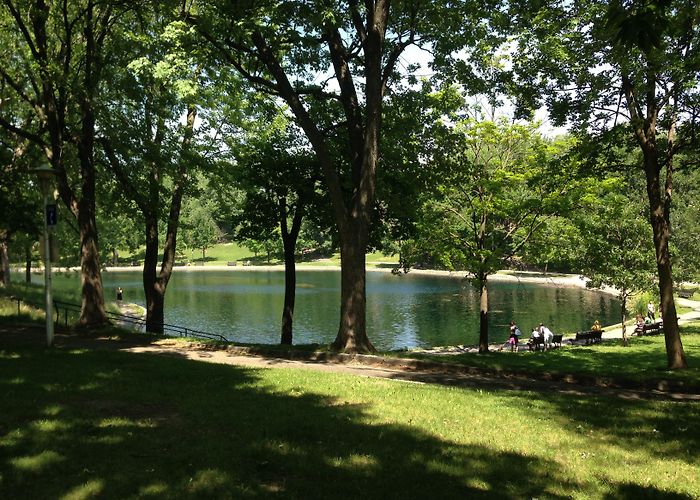 Lafontaine Park Parc La Fontaine | Ville de Montréal photo