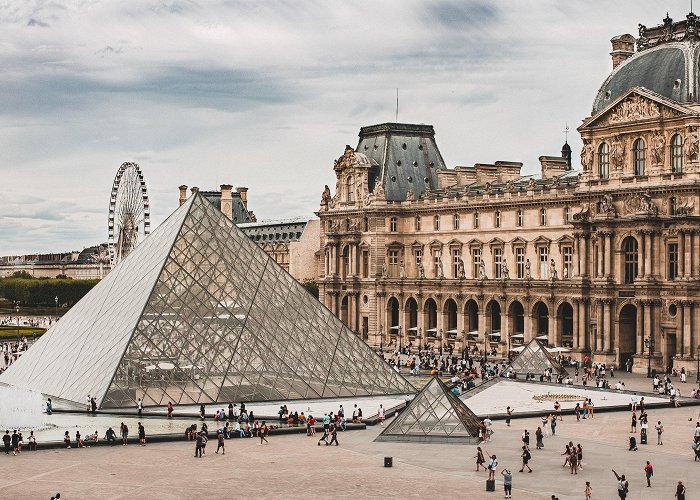 Louvre Museum The 15 Best Museums in Paris, From the Louvre to the Louis Vuitton ... photo