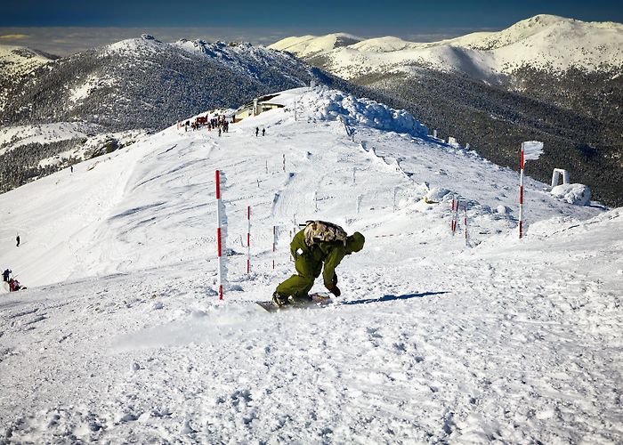 Estación Las pistas de esquí del Puerto de Navacerrada continuarán con su ... photo