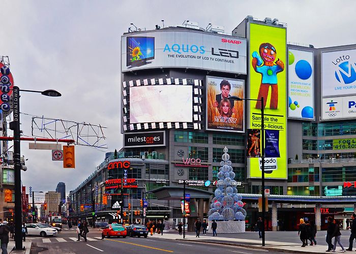 Yonge Street File:1 yonge street toronto winter 2010 panorama.jpg - Wikipedia photo