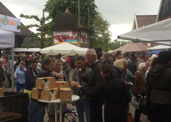 Kaasboerderij Weenink Kaasboerderij Weenink pakt na Streekmarkt uit met Boerenmarkten ... photo