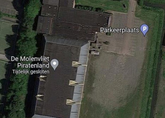 Piratenland Start plaatsen woonunits opvanglocatie Oekraïense vluchtelingen ... photo