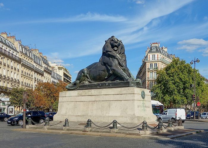 Lion de Belfort Gardien monument Live From Paris Walks — Bleu Blonde Rouge photo