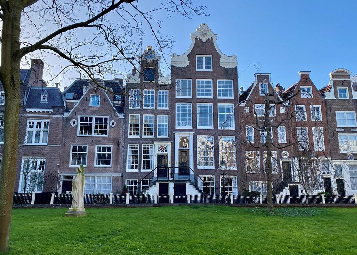 Begijnhof The Begijnhof in Amsterdam | wordscene photo