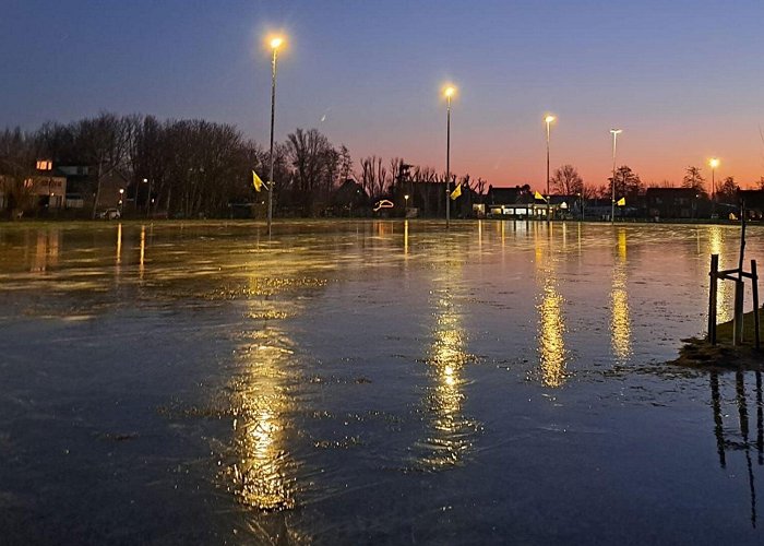 IJsbaan Schaatsbaan Schipluiden is open, Maasland vanmiddag ook | Al het ... photo