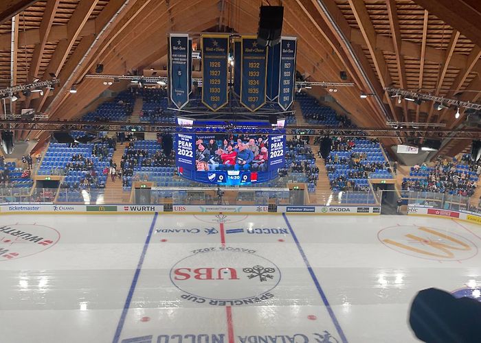 Vaillant Arena Eisstadion Davos, Spengler Cup Arena. : r/hockey photo