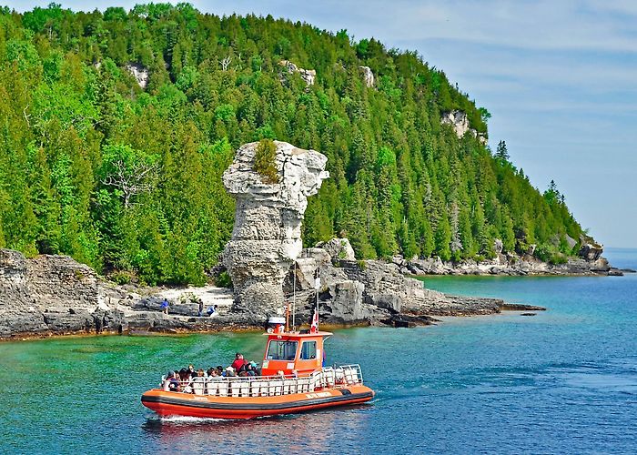 Flowerpot Island Lighthouse Bruce Peninsula National Park - Canada | Tripsite photo