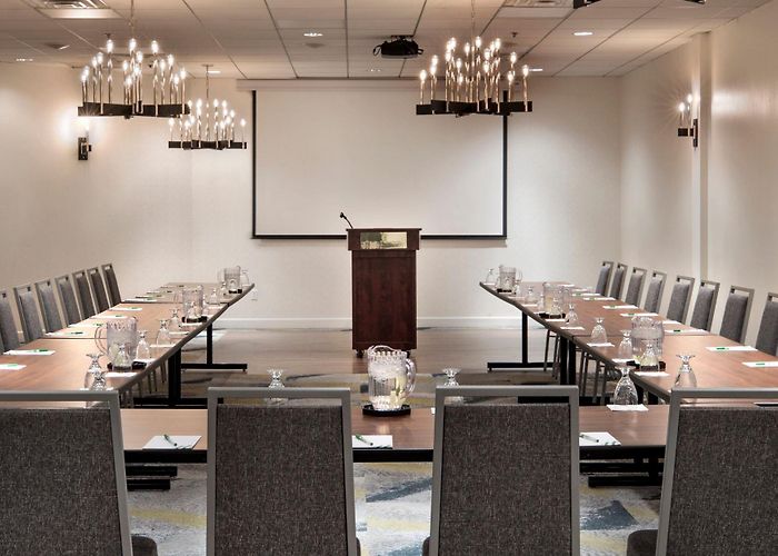 Saint Helen's Island Meeting rooms in Longueuil | Holiday Inn Montreal-Longueuil ... photo