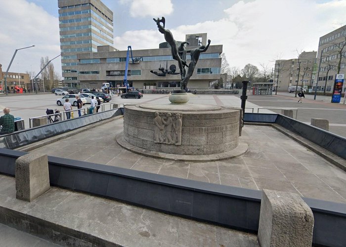 Stadhuisplein Blunder met Eindhovens oorlogsmonument: er staan namen SS'ers en ... photo