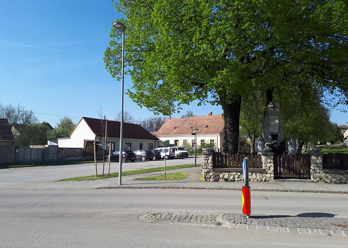 Schloss Ernstbrunn Buschberg circumnavigation • Road Cycling » outdooractive.com photo