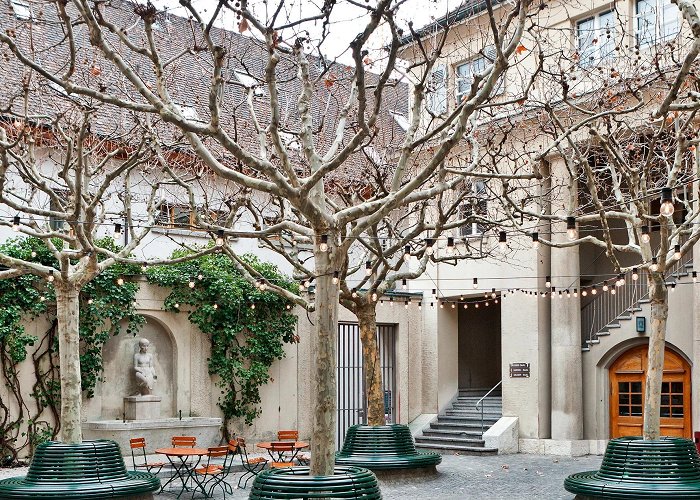 Manor headquarters Volkshaus Basel, Basel - Herzog & de Meuron | Arquitectura Viva photo