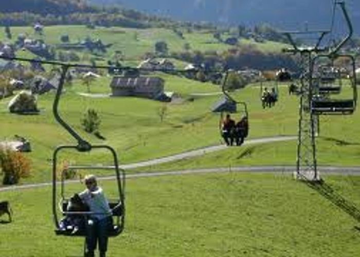 Sesselbahn Mattstock Den Höhenweg wandern - Amden - Guidle photo