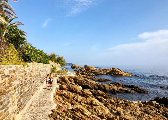 La Fossette Hike by the sea - Lavandou Tourist Office photo