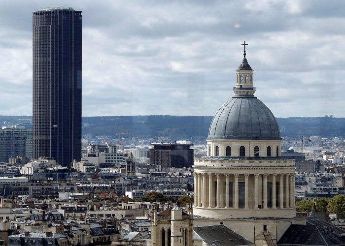 Galeries Lafayette Montparnasse A Defense of the Ugliest Building in Paris | The New Yorker photo