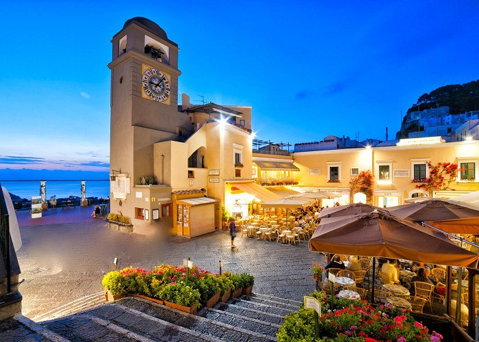 Piazzetta di Capri CAPRI FROM SUNSET TO NIGHT aperitif, dinner and movida on the most ... photo