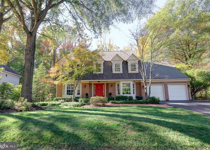 Langley Oaks Park 6609 Jill Court, McLean, VA 22101 | Compass photo